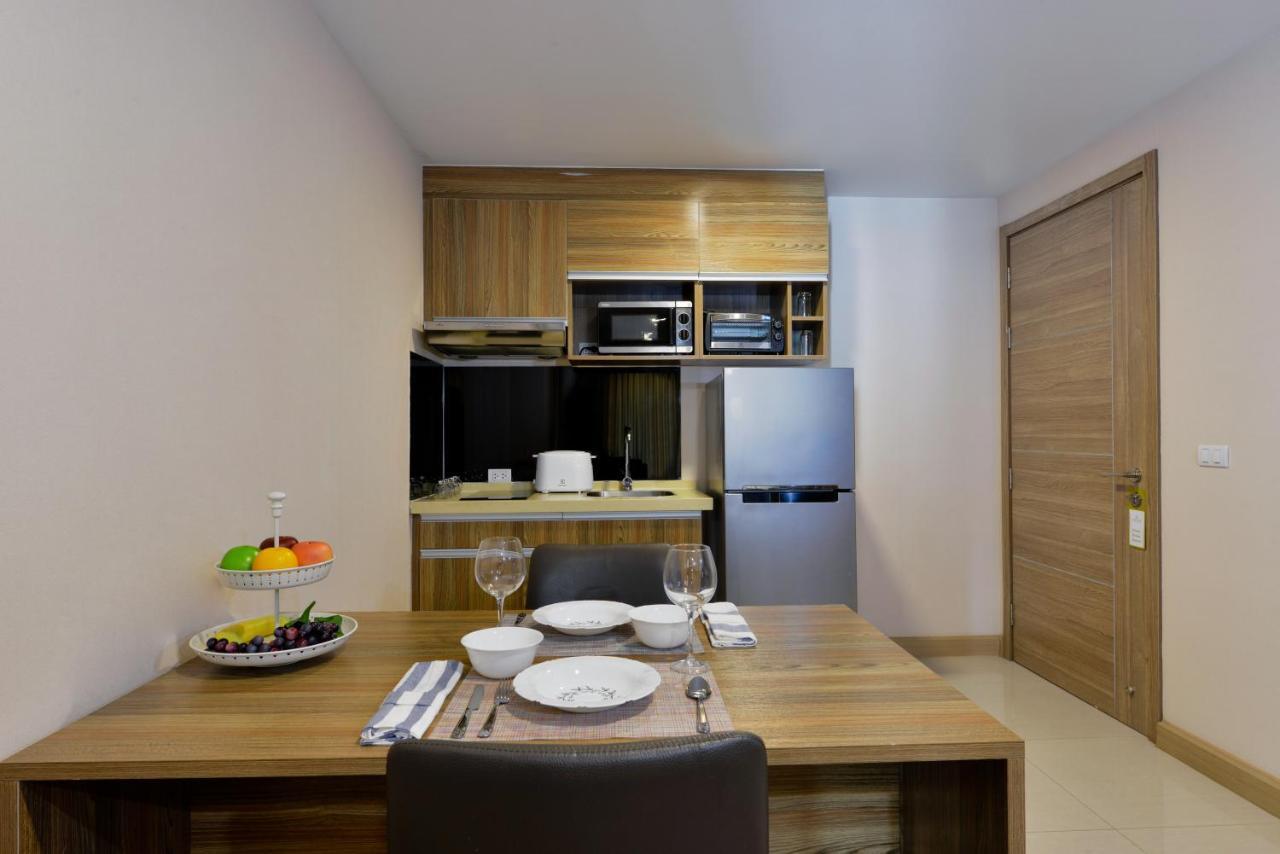Ramada By Wyndham Bangkok Ten Ekamai Residences Eksteriør bilde