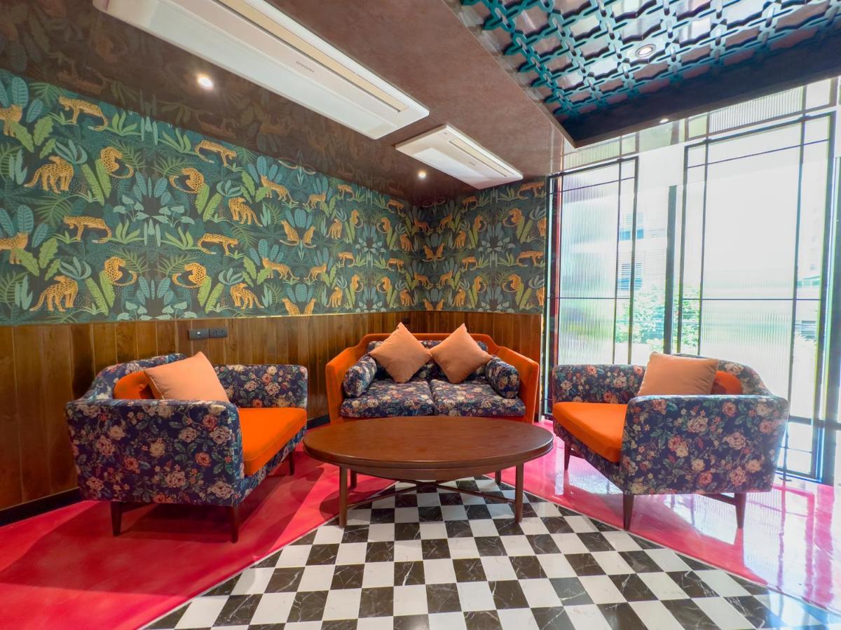 Ramada By Wyndham Bangkok Ten Ekamai Residences Eksteriør bilde