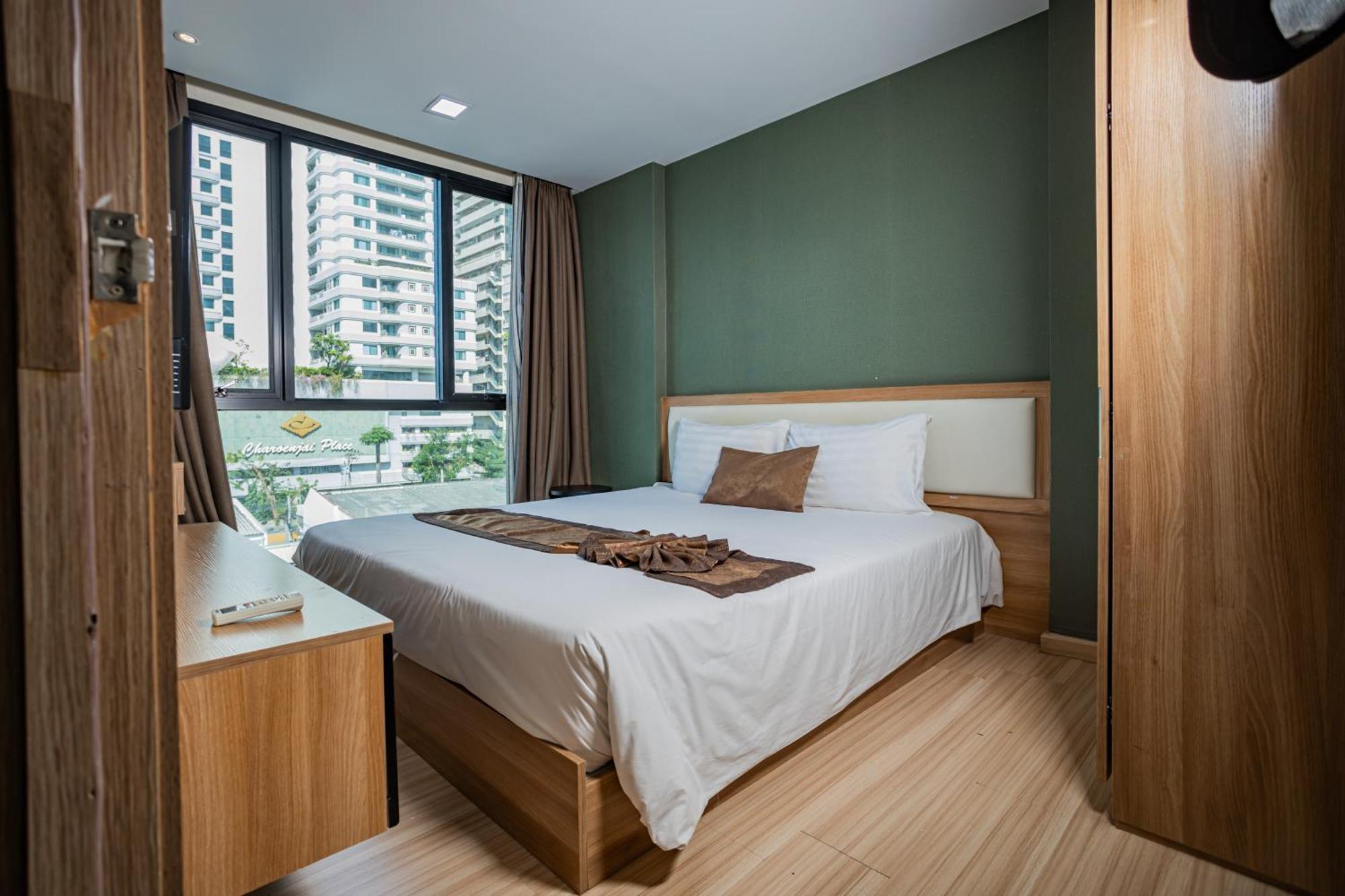 Ramada By Wyndham Bangkok Ten Ekamai Residences Eksteriør bilde