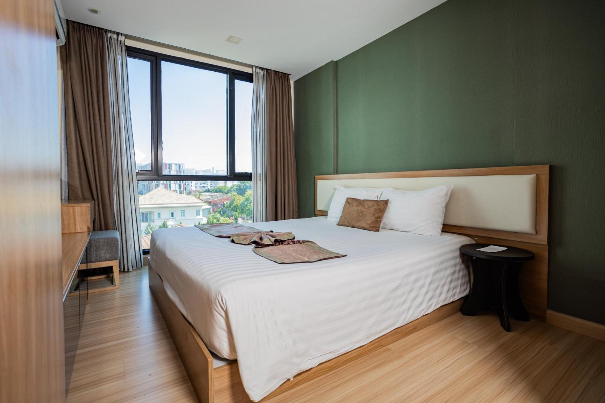 Ramada By Wyndham Bangkok Ten Ekamai Residences Eksteriør bilde