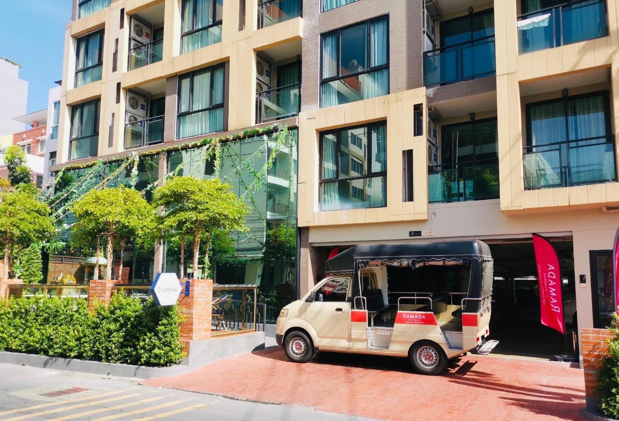 Ramada By Wyndham Bangkok Ten Ekamai Residences Eksteriør bilde