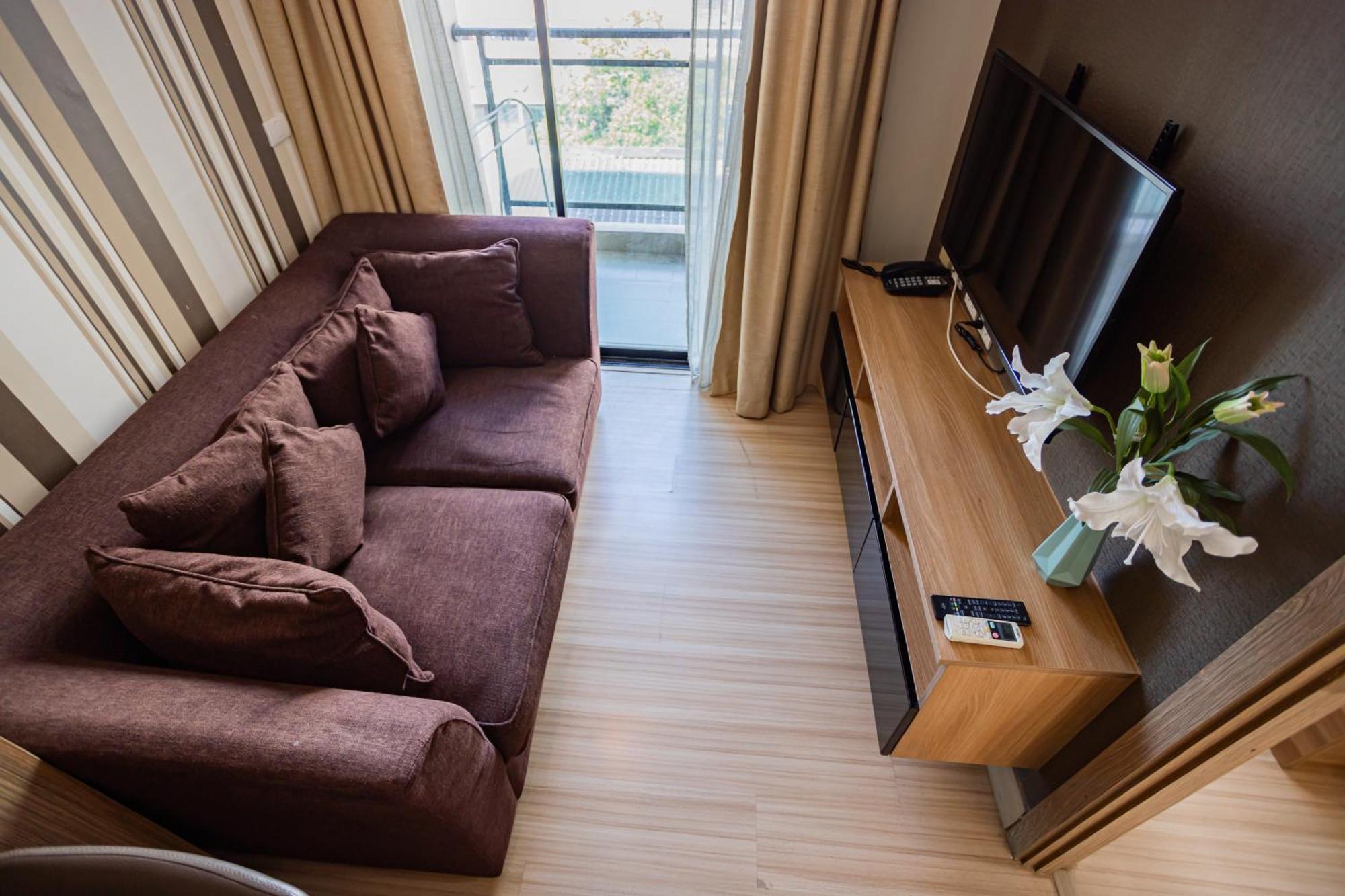 Ramada By Wyndham Bangkok Ten Ekamai Residences Eksteriør bilde