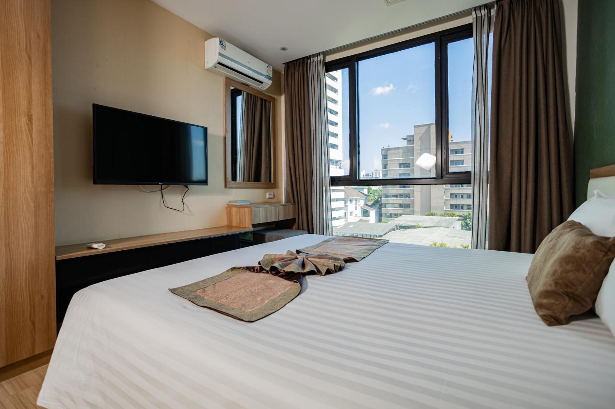 Ramada By Wyndham Bangkok Ten Ekamai Residences Eksteriør bilde