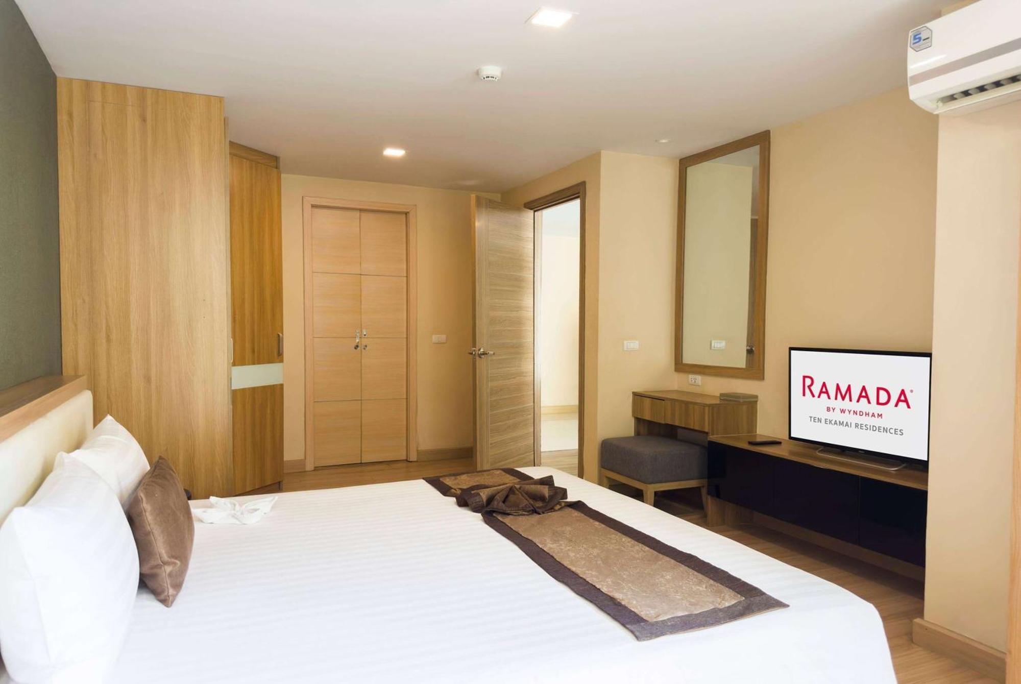 Ramada By Wyndham Bangkok Ten Ekamai Residences Eksteriør bilde