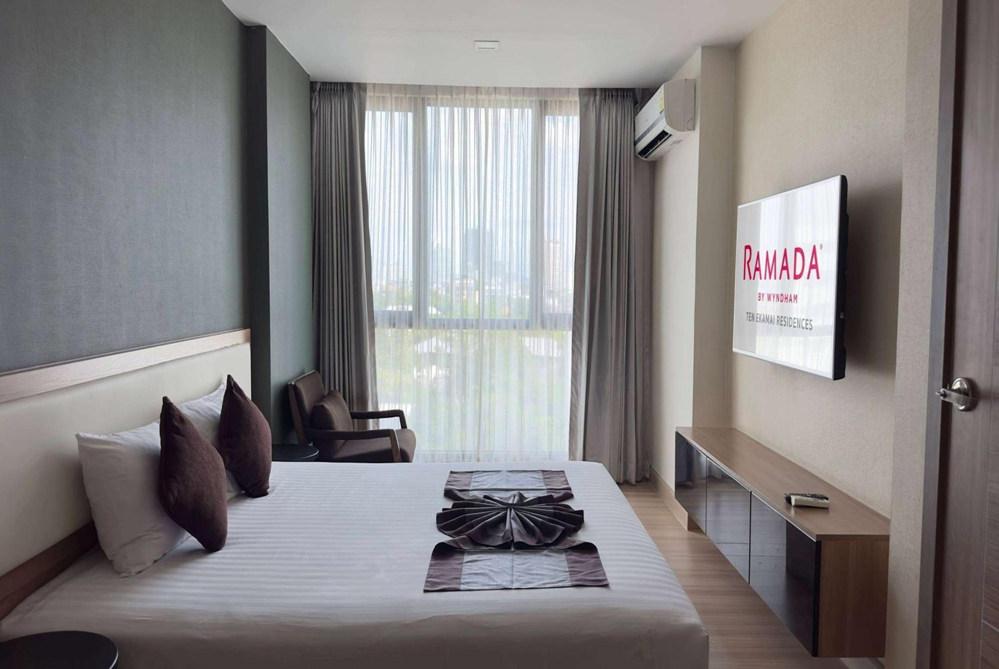 Ramada By Wyndham Bangkok Ten Ekamai Residences Eksteriør bilde